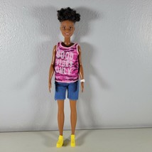 Barbie Fashionistas African American Doll Short Curly Hair Good Vibes T Shirt - £11.22 GBP