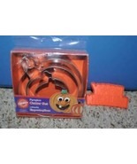 Halloween Wilton Cookie Cutters 5 Pc Multi size Pumpkins &amp; Happy Halloween - £4.69 GBP