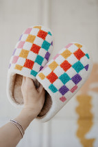 White Vibrant Checkered Plush Thermal Slippers - $168.53 MXN