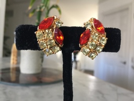 Beautiful Vintage Orange Rhinestone Clip On Earrings - £37.92 GBP
