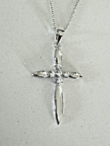 925 Sterling Silver Christian Cross  Pendant Necklace Cubic Zirconas Center - £11.94 GBP