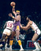 Wilt Chamberlain &amp; Kareem Abdul Jabbar 8X10 Photo La Lakers La Bucs Basketball - £3.94 GBP