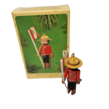 Vintage Canadian MOUNTIE Clothespin Soldier 1984 HALLMARK Keepsake Tree ... - $7.91
