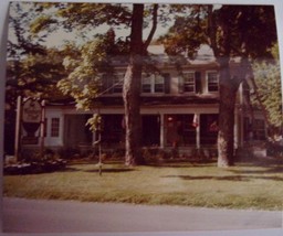 Vintage Mulberry Inn As seen on Bob Newheart TV Show Vermont 1984 Color Photo - $1.99