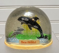Vintage Shamu Plastic Sea World Snow Globe Orca Whale Hong Kong - £15.95 GBP