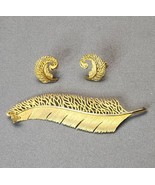 Vintage Satin Gold-tone Feather Leaf Brooch 5&quot; Pin &amp; Matching Clip-on Ea... - £35.20 GBP