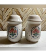 Vintage Floral, Ceramic Salt and Pepper Shaker Set [Item 762] - £6.04 GBP