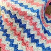 44x42&quot; Crochet Baby Blanket Handmade Multicolor Pink &amp; Blue With White Zig Zag - £7.05 GBP