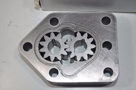 Viking Hydraulic Pump Casing &amp; Gears M-915 M916 M917 Transfer Case 2AL65... - $102.53 CAD