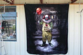 Scary Clown Free Hugs Pennywise Balloon It Queen Blanket - £48.70 GBP