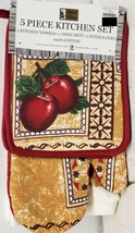 5 Pc Set: 2 Pot Holders 2 Towels &amp; 1 Oven Mitt Red Apples In The Square Bh Home - £23.50 GBP