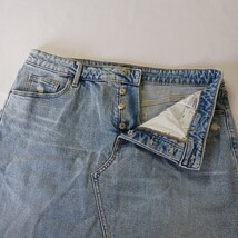 Old Navy RN#54023 Women's Blue Cotton Blend Frayed Bottom Denim Skirt Size 14 image 9