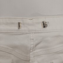 Women's White Denim Mid-Rise Cropped Jeans Measured Size (32×20) image 4