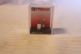 HO Scale Preiser, Set of 1, Woman At The Stove Figurine, #28133 - £15.98 GBP
