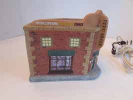Hawthorne Village Johnson&#39;s  Drugstore Rockwell  Lighted Building &amp; Cord - $461.44 MXN
