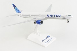 Boeing 777 (777-300, 777-300ER) United Airlines 1/200 Scale Airplane Model - £67.25 GBP