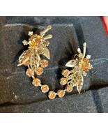 Vtg MCM Silvertone Amber Rhinestone Clip on Earrings  J161 - $261.62 MXN
