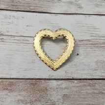 Vintage Brooch / Pin Gold Tone Heart 1.25&quot; - £10.19 GBP