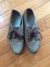 Pre-owned BASS Beige Suede Lace Up Shoes Rubber Soles Waterproof SZ 8.5 D - $44.55