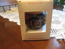 Hallmark Keepsake Ornament-VTG-Christmas 1981-Original Box-&quot;The Gift of Love&quot; - £12.53 GBP