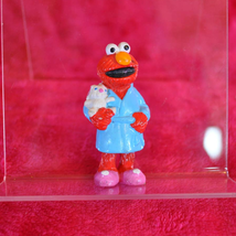 VTG Elmo in bath robe and slippers PVC figure - 1988 - £11.10 GBP