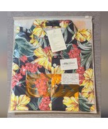 Mens med/Large Hawaian Shirt - $552.49 MXN