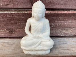 ANTIQUE VTG CARVED ALABASTER BUDDHA WHITE BUDDHIST BURMA STATUE 6.5&quot; - $59.35