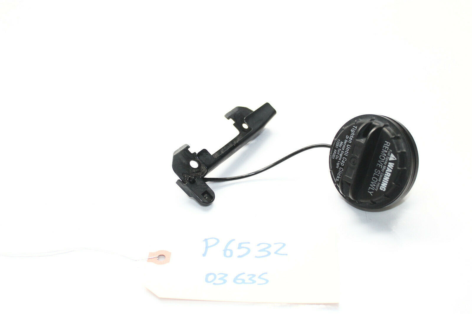 2003-2006 INFINITI G35 GAS FUEL TANK GAS CAP WITH DOOR HINGE P6532 - $38.69