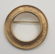 Vintage Classic Trifari Gold-tone Circle Brooch 1960s About 1.25&quot;  PB7/4 - $12.99