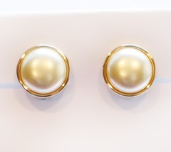 Simple Vintage SAL Swarovski Clip On Earrings Faux Pearl Button Style Gold Tone - £14.31 GBP