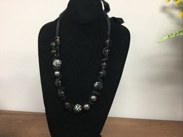 VINTAGE MULTICOLORED BEADED NECKLACE - $376.98 MXN