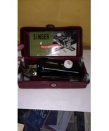 1952 Singer #160743 Buttonholer in Case   - $1,113.70 MXN