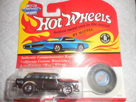 1993 Hot Wheels &quot;Classic Nomad&quot; Collectior #5743 Vintage Collectiom + Button - £4.48 GBP