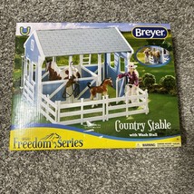 Breyer Horse Country Stable With Wash Stall Sealed - £46.51 GBP