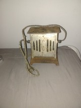 Antique Toaster 2 Sided - $364.42 MXN