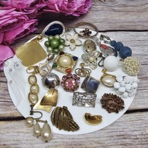 Lot of Silgle Mismatched Vintage Earrings 70&#39;s 80&#39;s Retro Mod Statement Clip Ons - £15.72 GBP