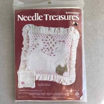 Needle Treasures Stitchery Candlewick Kitty I Pillow Kit NEW - £18.97 GBP