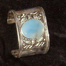 Silver Cuff Bracelet w Agate 2&quot; Wide Medieval Elegance  101 - £35.47 GBP