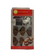 WILTON-Cookie Decorating Kit. 12 Treats-3.17 Oz/90 gm (ANTLERS DAMAGED 2) - €10,92 EUR
