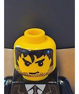 LEGO Knights Minifigure Head Yellow Male Black Hair/Stubble - $36.63 MXN