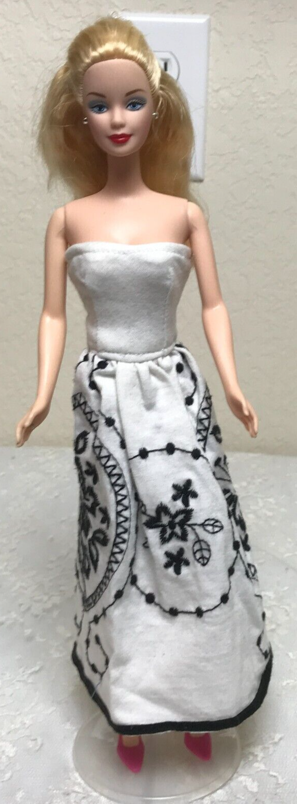 1966 Mattel Barbie 11 1/2" Doll Bendable Knees Blond Hair Handmade Outfit - £13.31 GBP