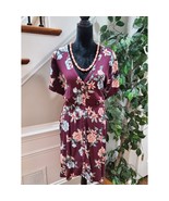 Torrid Women&#39;s Maroon Floral Polyester V-Neck Half Sleeve Knee Length Dr... - $513.08 MXN