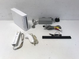 White Rvl-101 Nintendo Wii Console (Newest Model). - £84.97 GBP