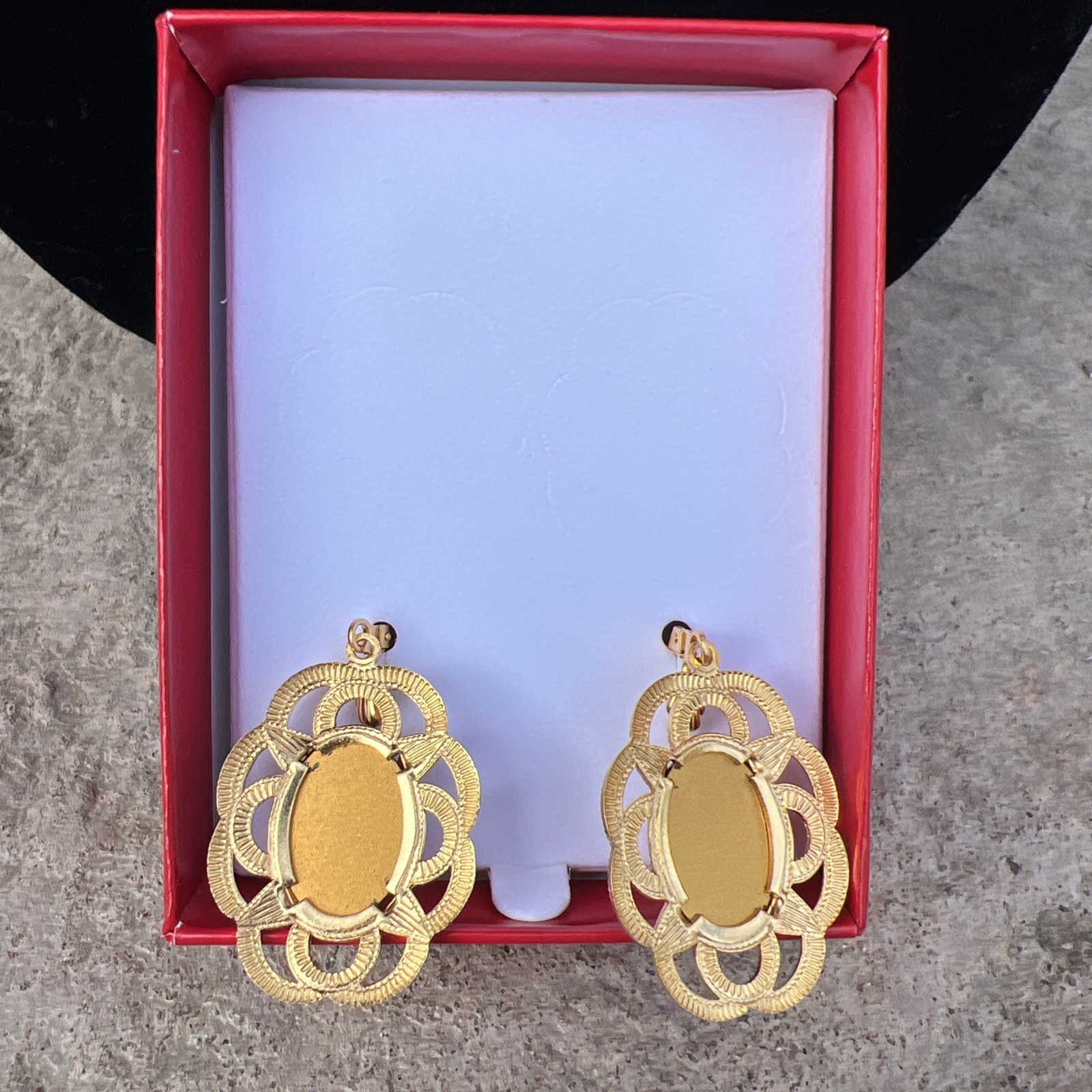 Alzerina 24K Gold plated TopazFlower Austrian Crystal Lever Back Dangle Earrings Item image 2