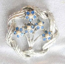 Faux Pearl &amp; Blue Rhinestone Wreath and Flowers Silver-tone Brooch 1950s vintage - £9.65 GBP