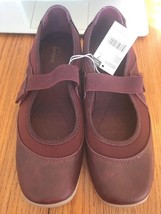 Womens Wine Mandi Casuals size 7 Ships N 24h - $21.76