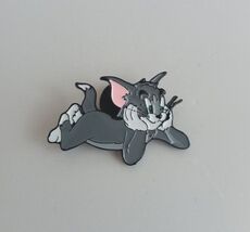 New Tom &amp; Jerry Tom Laying Down Cartoon Enamel Lapel Hat Pin - $6.78