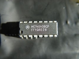 Motorola MC14040 - CD4040   - $1.00
