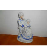 Porcelain Colonial Man &amp; Lady Figurine - €30,68 EUR