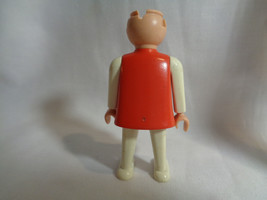 Vintage 1974 Playmobil White / Red Suit Outfit Male Man Figure - no hair - £1.43 GBP